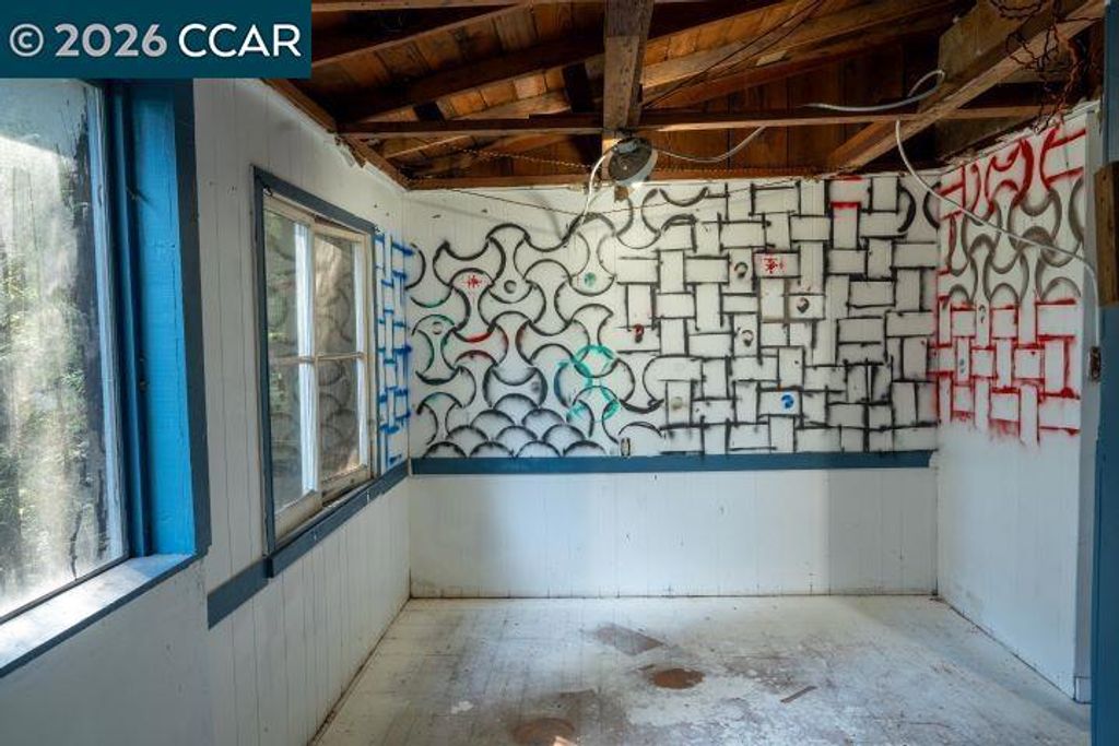 Image 12 of property listing at 17850 Santa Rosa Ave, Guerneville, CA 95446