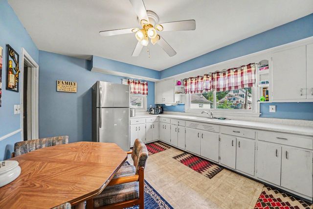 805 Division Street, La Porte, IN 46350