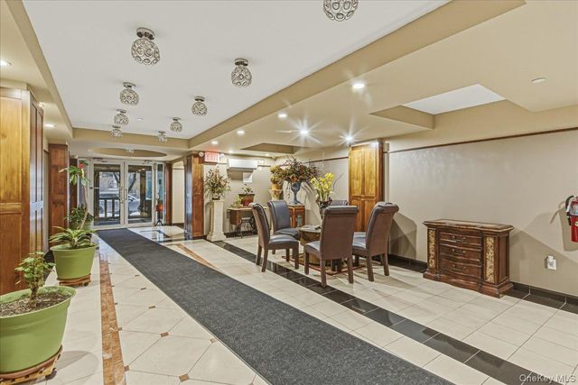 83-71 116th Street 4B, Kew Gardens, NY 11418