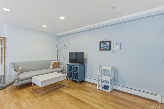 83-71 116th Street 4B, Kew Gardens, NY 11418