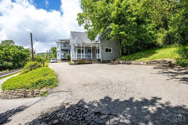 2364 Gladstone Avenue, Cincinnati, OH 45202