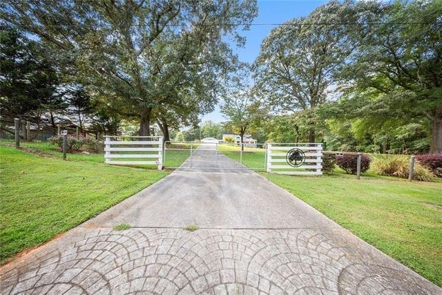 195 Sims Farm Way, Maysville, GA 30558