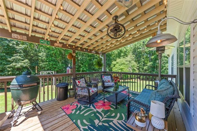 195 Sims Farm Way, Maysville, GA 30558