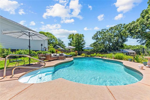 195 Sims Farm Way, Maysville, GA 30558