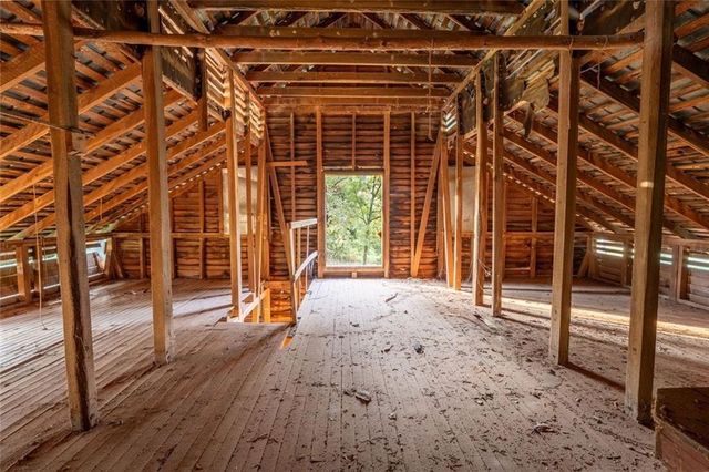 195 Sims Farm Way, Maysville, GA 30558