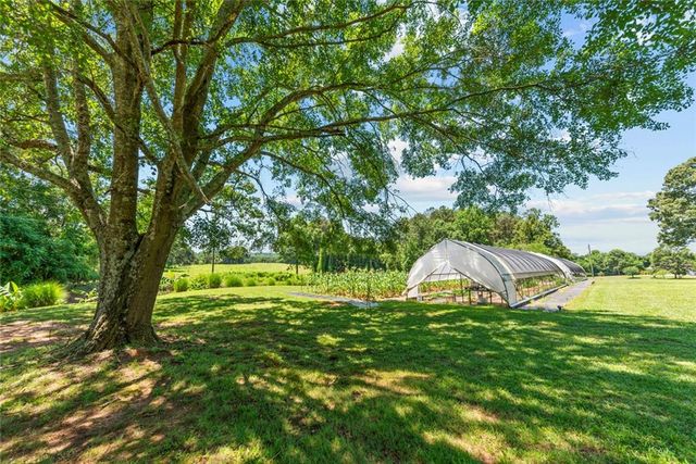 195 Sims Farm Way, Maysville, GA 30558