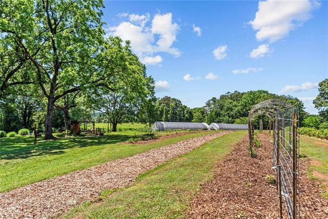 195 Sims Farm Way, Maysville, GA 30558