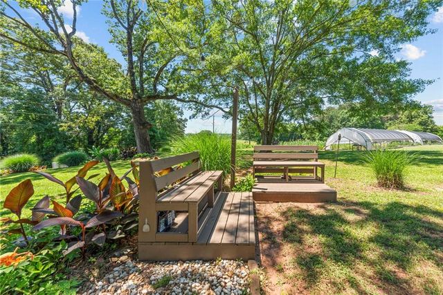195 Sims Farm Way, Maysville, GA 30558