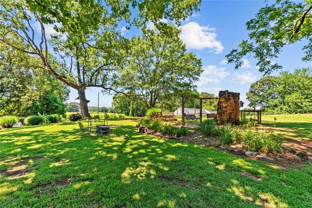 195 Sims Farm Way, Maysville, GA 30558