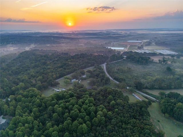 195 Sims Farm Way, Maysville, GA 30558