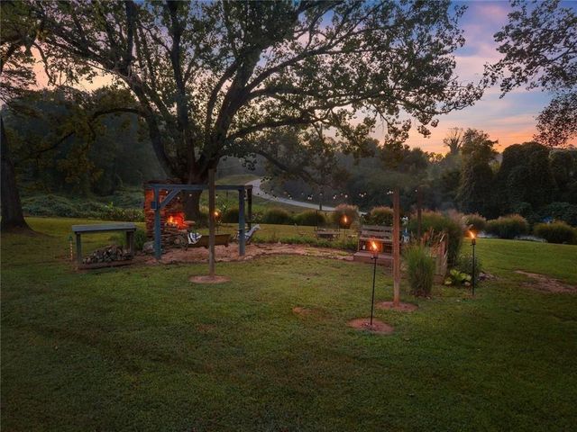 195 Sims Farm Way, Maysville, GA 30558