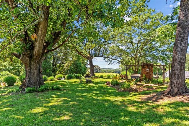 195 Sims Farm Way, Maysville, GA 30558
