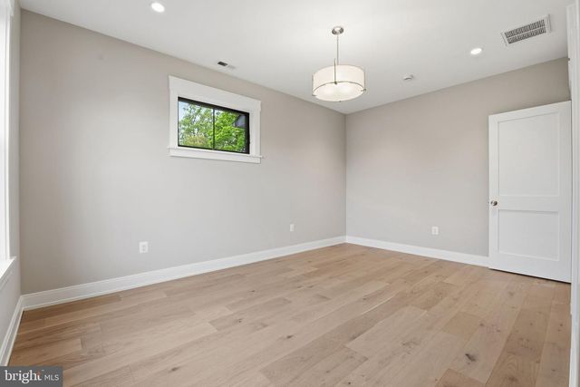 3301 WINNETT RD, Chevy Chase, MD 20815