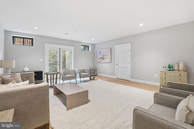 3301 WINNETT RD, Chevy Chase, MD 20815