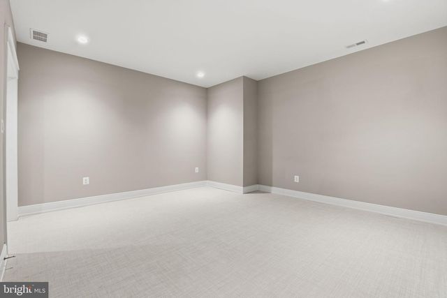 3301 WINNETT RD, Chevy Chase, MD 20815