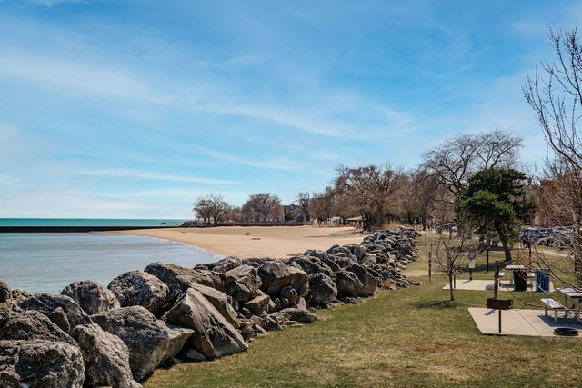 620 Sheridan Square 1, Evanston, IL 60202