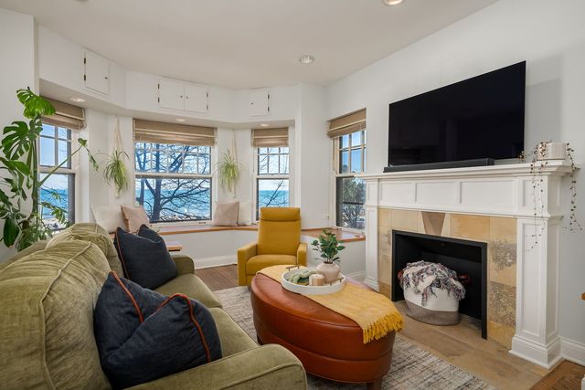 620 Sheridan Square 1, Evanston, IL 60202