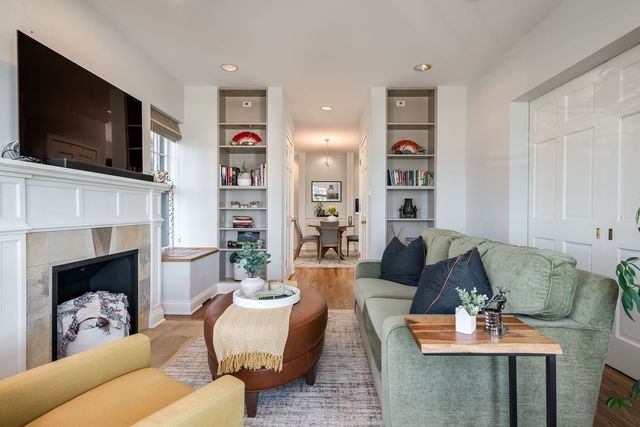 620 Sheridan Square 1, Evanston, IL 60202