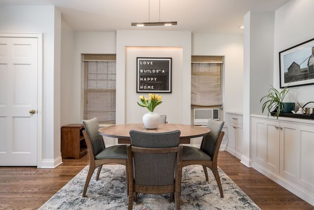 620 Sheridan Square 1, Evanston, IL 60202