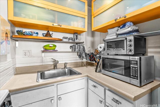 1624 Dole Street 1104, Honolulu, HI 96822