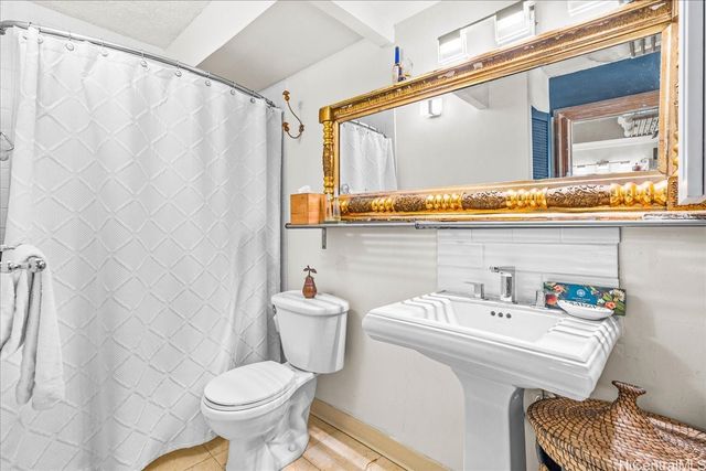 1624 Dole Street 1104, Honolulu, HI 96822