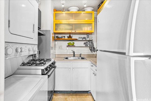 1624 Dole Street 1104, Honolulu, HI 96822