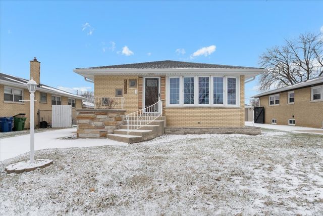 4536 W 100th Place, Oak Lawn, IL 60453