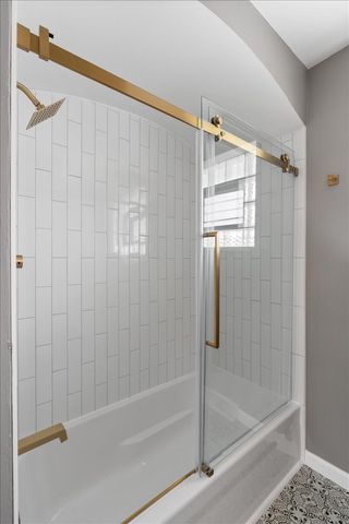 4536 W 100th Place, Oak Lawn, IL 60453