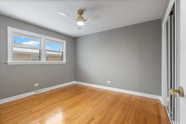 4536 W 100th Place, Oak Lawn, IL 60453