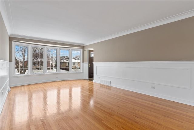 4536 W 100th Place, Oak Lawn, IL 60453