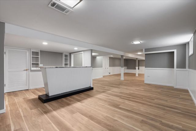 4536 W 100th Place, Oak Lawn, IL 60453