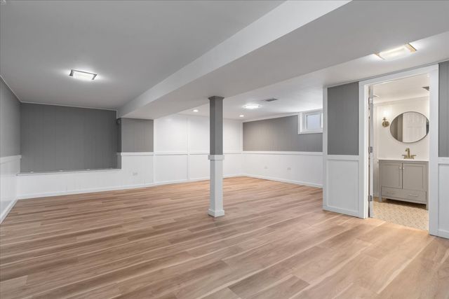 4536 W 100th Place, Oak Lawn, IL 60453