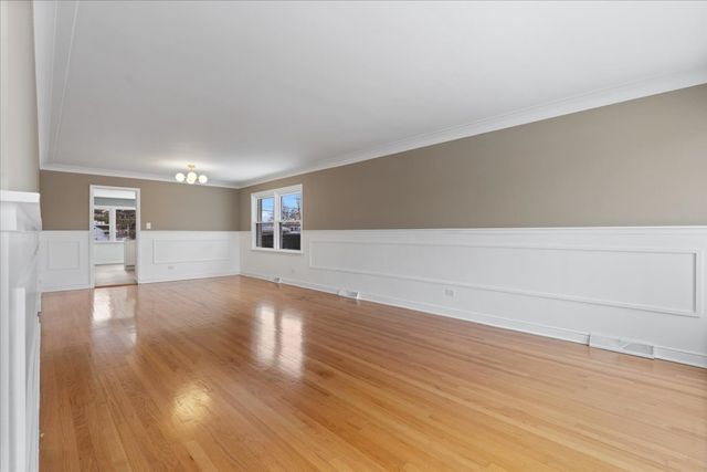 4536 W 100th Place, Oak Lawn, IL 60453