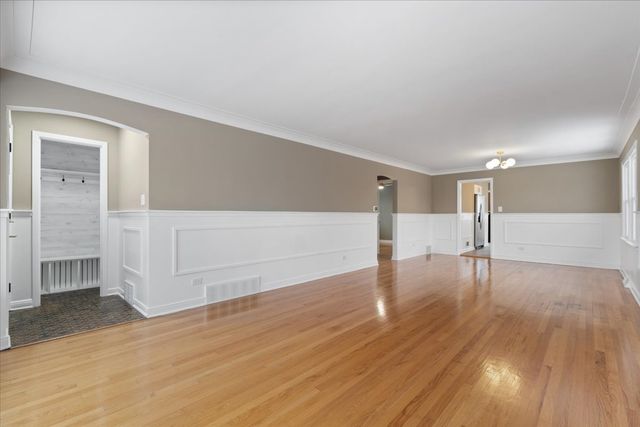 4536 W 100th Place, Oak Lawn, IL 60453