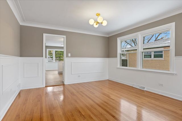 4536 W 100th Place, Oak Lawn, IL 60453