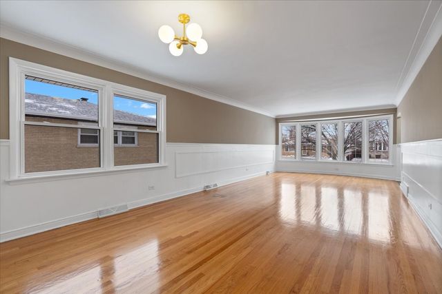 4536 W 100th Place, Oak Lawn, IL 60453