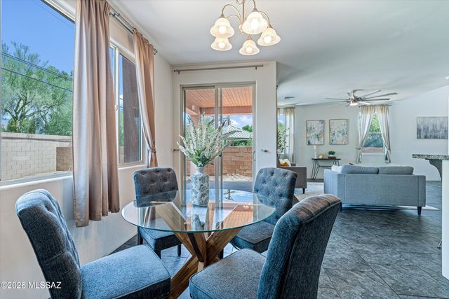 2926 W Stepping Stone Court, Tucson, AZ 85741