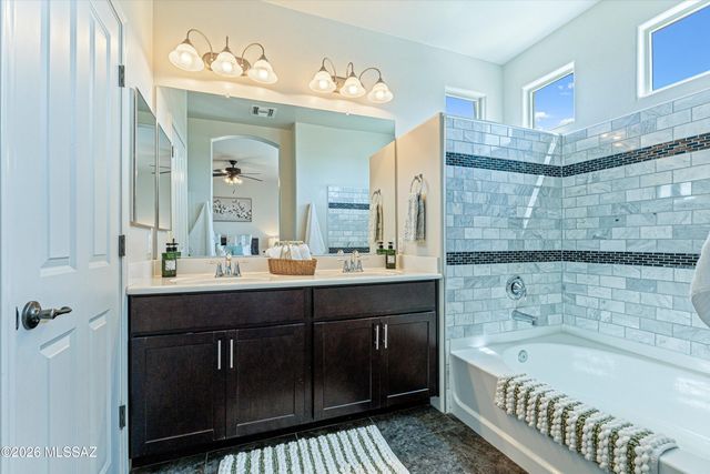 2926 W Stepping Stone Court, Tucson, AZ 85741