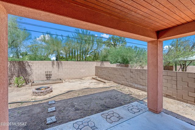 2926 W Stepping Stone Court, Tucson, AZ 85741