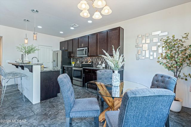 2926 W Stepping Stone Court, Tucson, AZ 85741