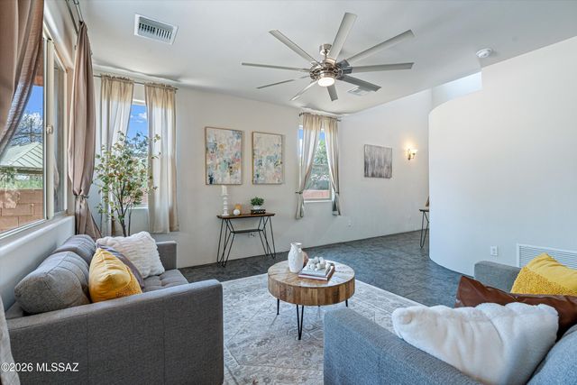 2926 W Stepping Stone Court, Tucson, AZ 85741