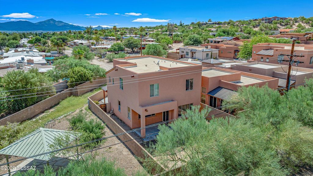 2926 W Stepping Stone Court, Tucson, AZ 85741