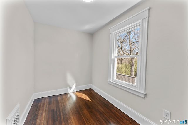 30 Oakwood Street, East Hartford, CT 06108