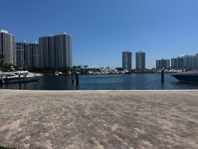 21208 Harbor Way 137-13, Aventura, FL 33180