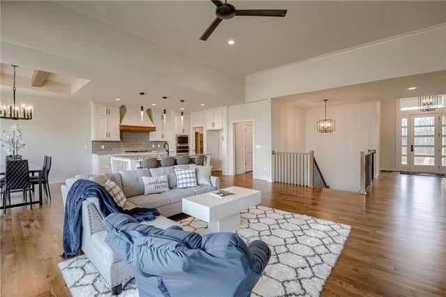 2717 NE 91st Place, Kansas City, MO 64156
