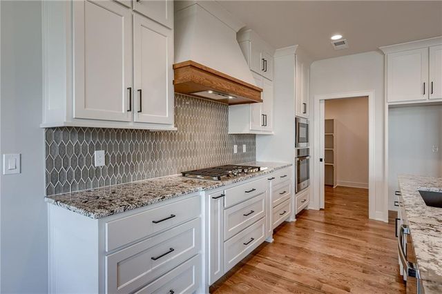 2717 NE 91st Place, Kansas City, MO 64156
