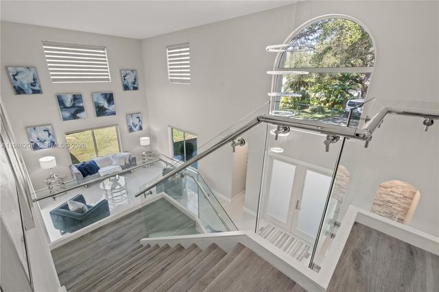 7330 SW 165th St, Palmetto Bay, FL 33157