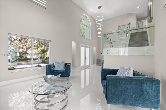 7330 SW 165th St, Palmetto Bay, FL 33157