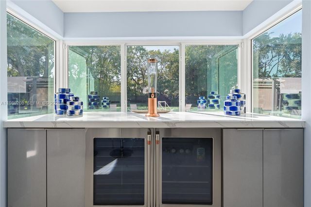 7330 SW 165th St, Palmetto Bay, FL 33157