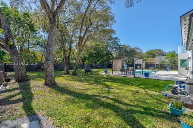 7330 SW 165th St, Palmetto Bay, FL 33157